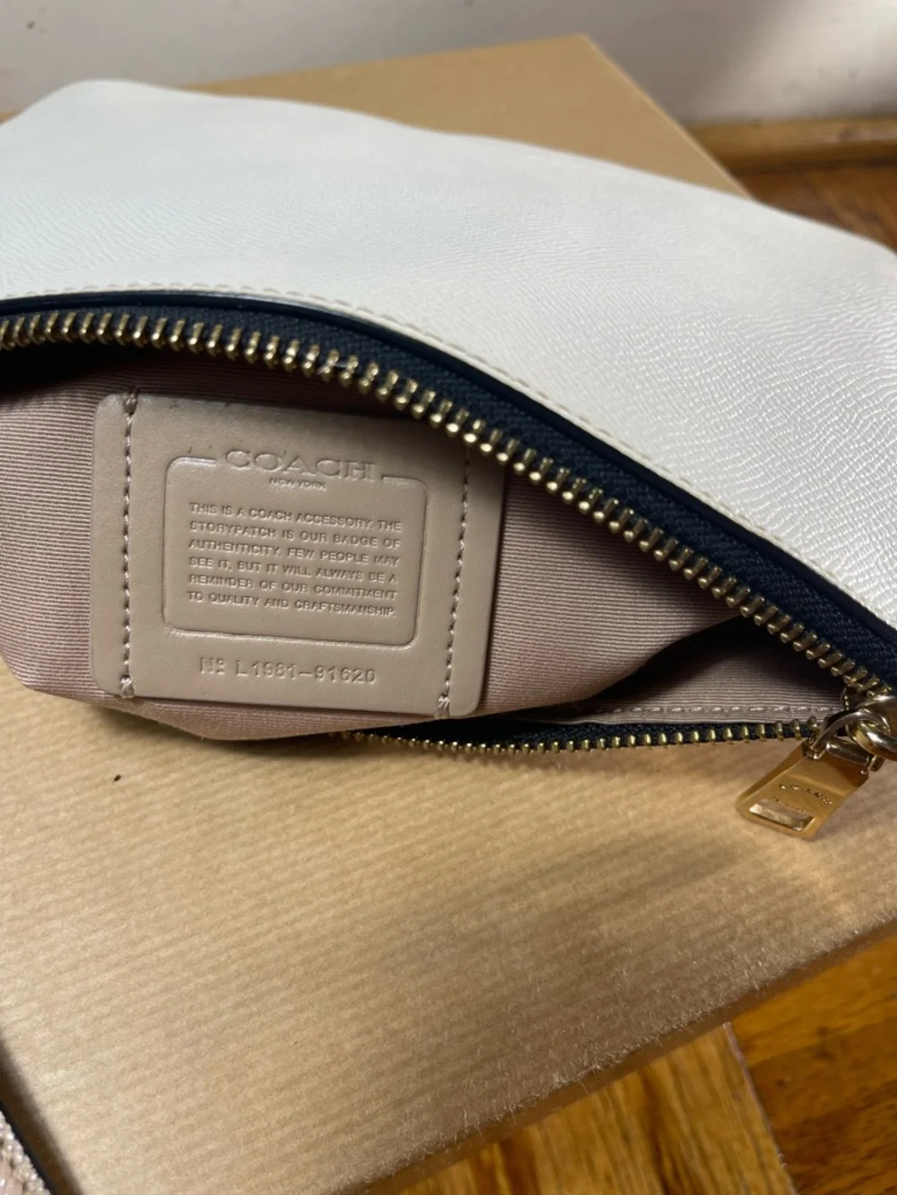 Coach Large Wristlet - Picture 6 of 6